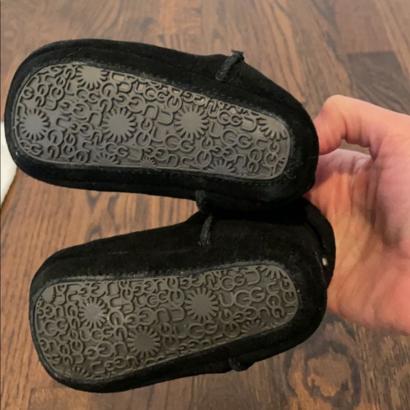 Baby 2/3 - Picture 3 of 3